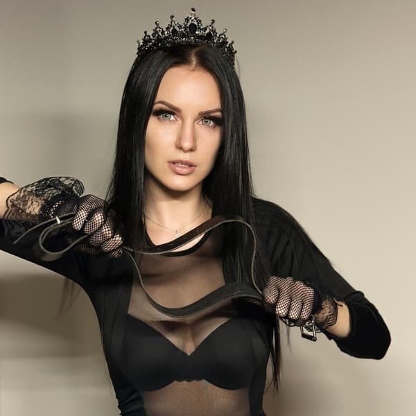 Dominatrix Lady Venera